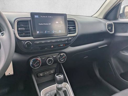 New 2026 Hyundai Venue SE image 13