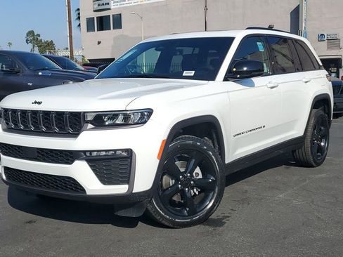 New 2026 Jeep Grand Cherokee Limited w/ Limited Altitude Package image 33