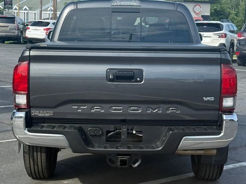 Used 2018 Toyota Tacoma SR5 RWD image 14