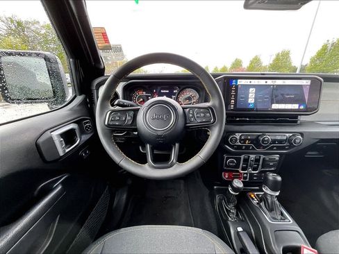 Used 2024 Jeep Wrangler Unlimited Sport AWD/4WD image 17