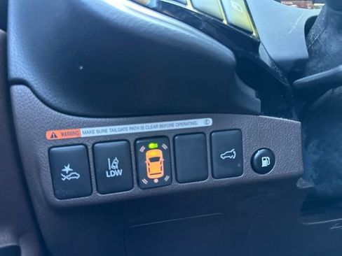 Used 2018 Mitsubishi Outlander SEL AWD/4WD image 47