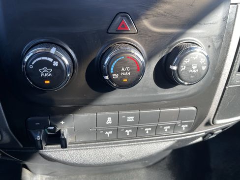 Used 2018 RAM 3500 Tradesman w/ Chrome Appearance Group image 21