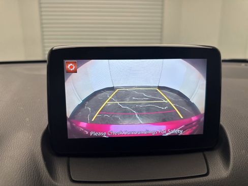 Used 2020 Toyota Yaris LE image 22