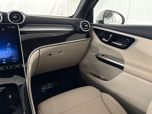 Certified 2024 Mercedes-Benz GLC 300 image 30