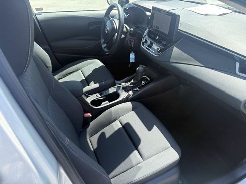 Used 2025 Toyota Corolla LE FWD image 17