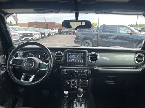 Used 2021 Jeep Gladiator Overland w/ Cold Weather Group image 39