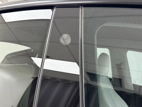 Used 2024 Tesla Model Y Long Range image 30