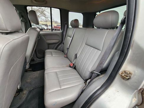 Used 2006 Jeep Liberty Limited image 17