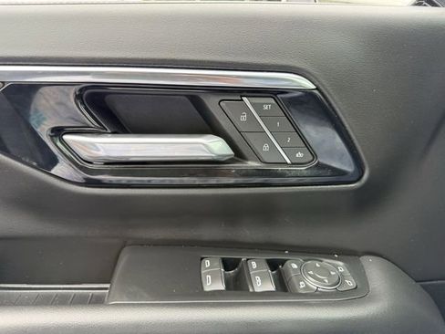Used 2025 Chevrolet Tahoe Premier AWD/4WD image 20