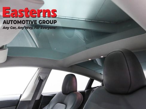 Used 2023 Tesla Model 3 Standard Range image 31