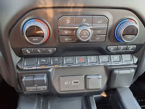 Used 2019 Chevrolet Silverado 1500 LTZ w/ LTZ Plus Package image 9