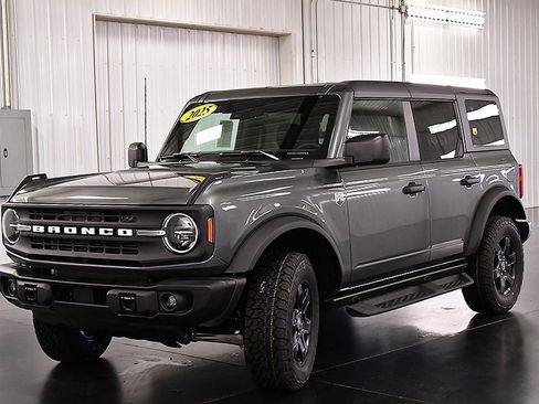 New 2025 Ford Bronco Big Bend w/ Black Diamond Package image 3