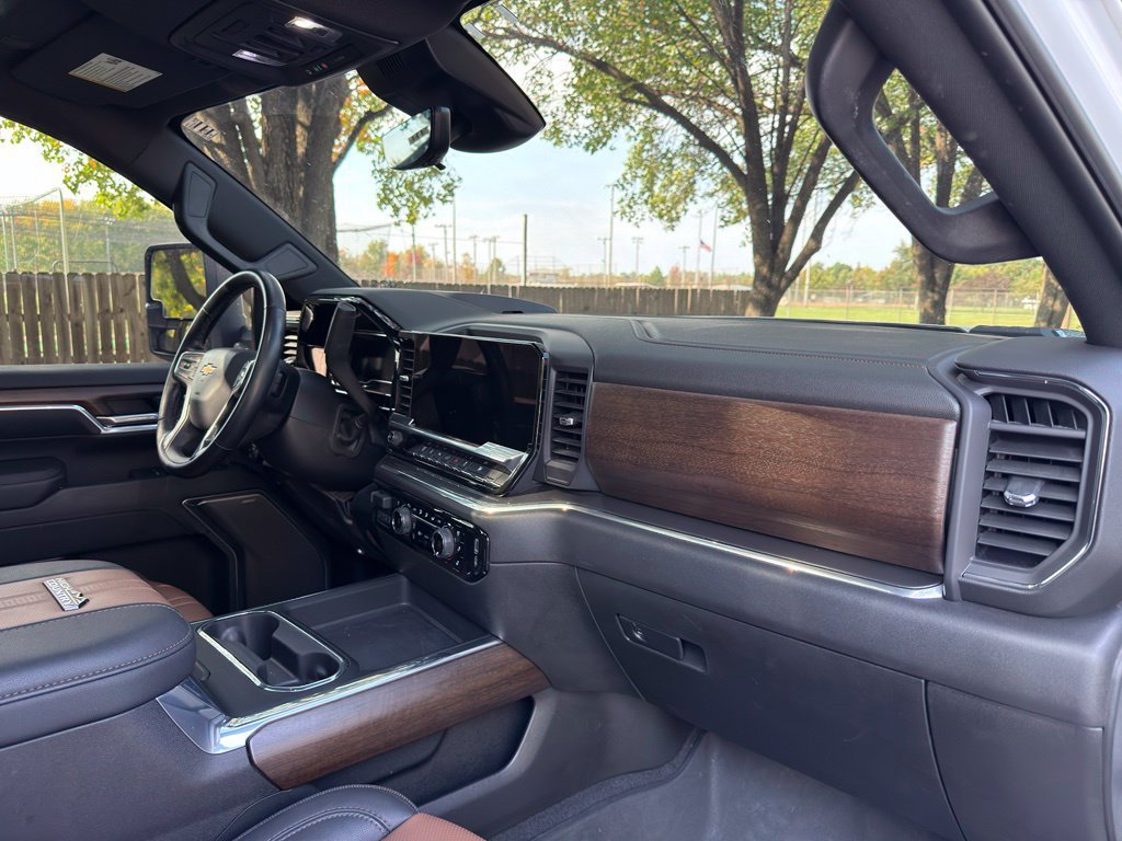 Used 2025 Chevrolet Silverado 3500 High Country w/ High Country Premium Package AWD/4WD image 35