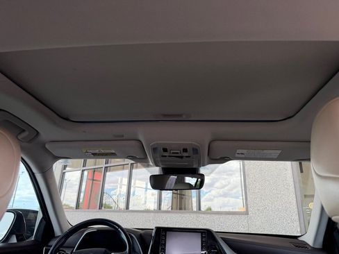 Used 2022 Toyota Highlander XLE FWD image 32