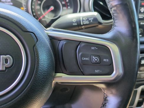 Used 2020 Jeep Gladiator Rubicon AWD/4WD image 17