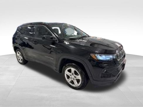 Used 2024 Jeep Compass Latitude AWD/4WD image 49