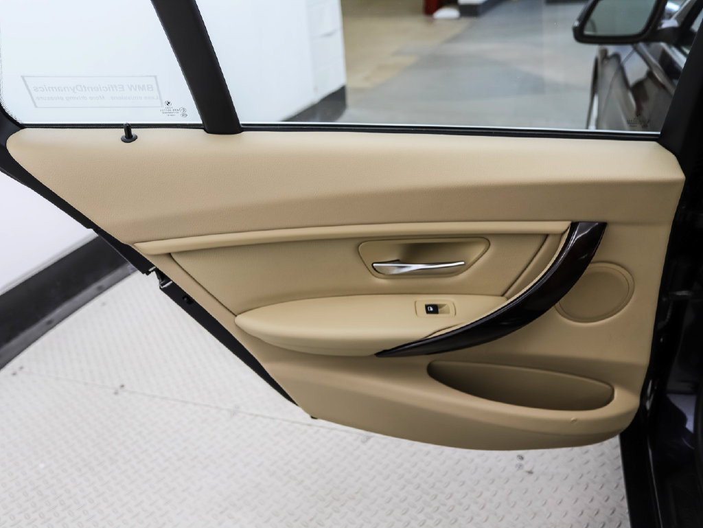 Used 2015 BMW 328i xDrive Wagon AWD/4WD image 17
