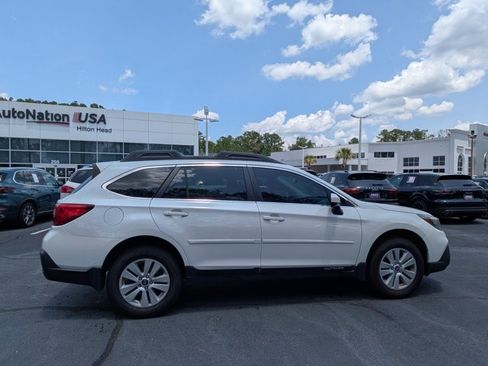 Used 2019 Subaru Outback 2.5i Premium AWD/4WD image 4
