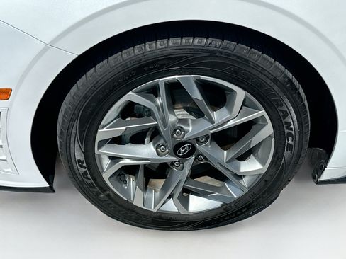 Used 2020 Hyundai Sonata SEL w/ Premium Package FWD image 32