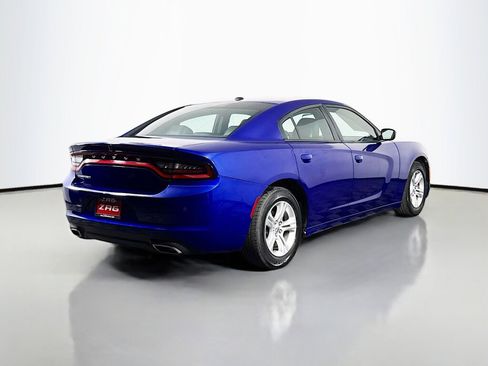 Used 2020 Dodge Charger SXT w/ Leather Interior Group RWD image 5