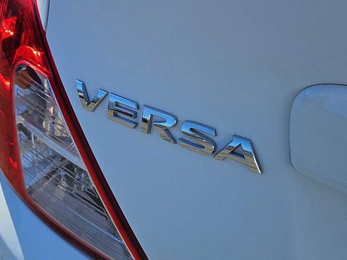 Used 2017 Nissan Versa S Plus image 12