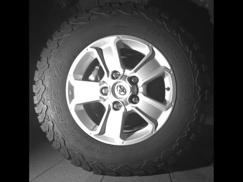 Used 2016 Toyota Tundra SR5 AWD/4WD image 9