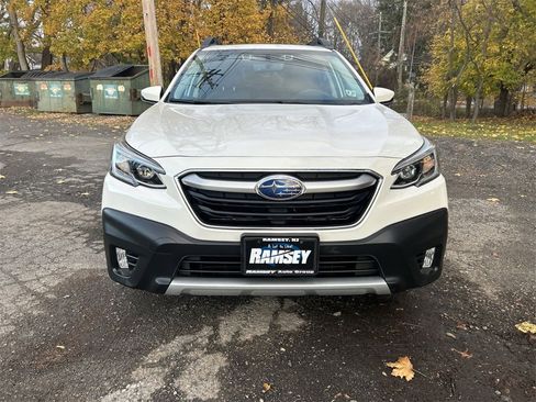 Certified 2022 Subaru Outback Limited image 3