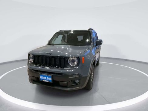 Used 2018 Jeep Renegade Altitude w/ UConnect 8.4 Nav Group image 3