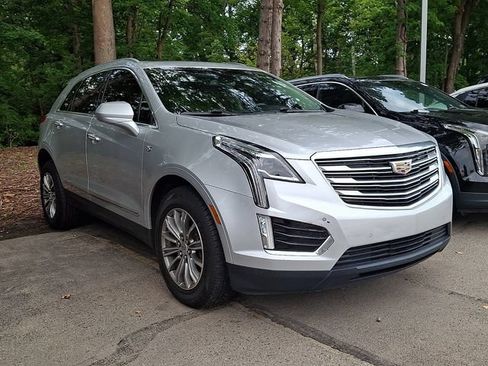 Used 2019 Cadillac XT5 Premium Luxury FWD image 2
