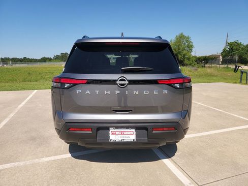 Used 2025 Nissan Pathfinder SV FWD image 6