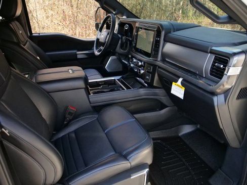 Used 2025 Ford F450 Platinum w/ FX4 Off-Road Package image 52