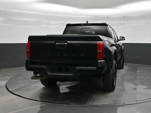 Used 2024 Toyota Tacoma TRD Off-Road w/ TRD Off Road Upgrade Package AWD/4WD image 6