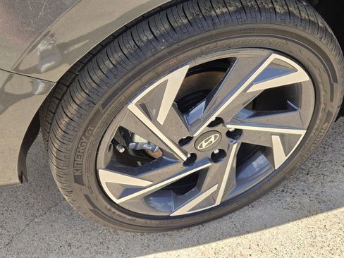 New 2026 Hyundai Elantra Limited FWD image 6