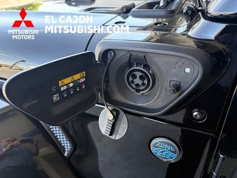 Used 2023 Jeep Wrangler Unlimited Sahara AWD/4WD image 8