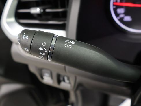 Used 2022 GMC Acadia SLE w/ Driver Convenience Package AWD/4WD image 41
