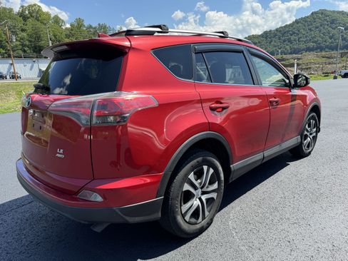 Used 2017 Toyota RAV4 LE w/ All Weather Liner Package AWD/4WD image 7