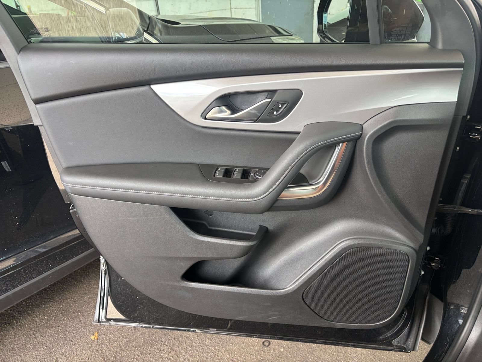 Used 2026 Chevrolet Blazer LT FWD image 18