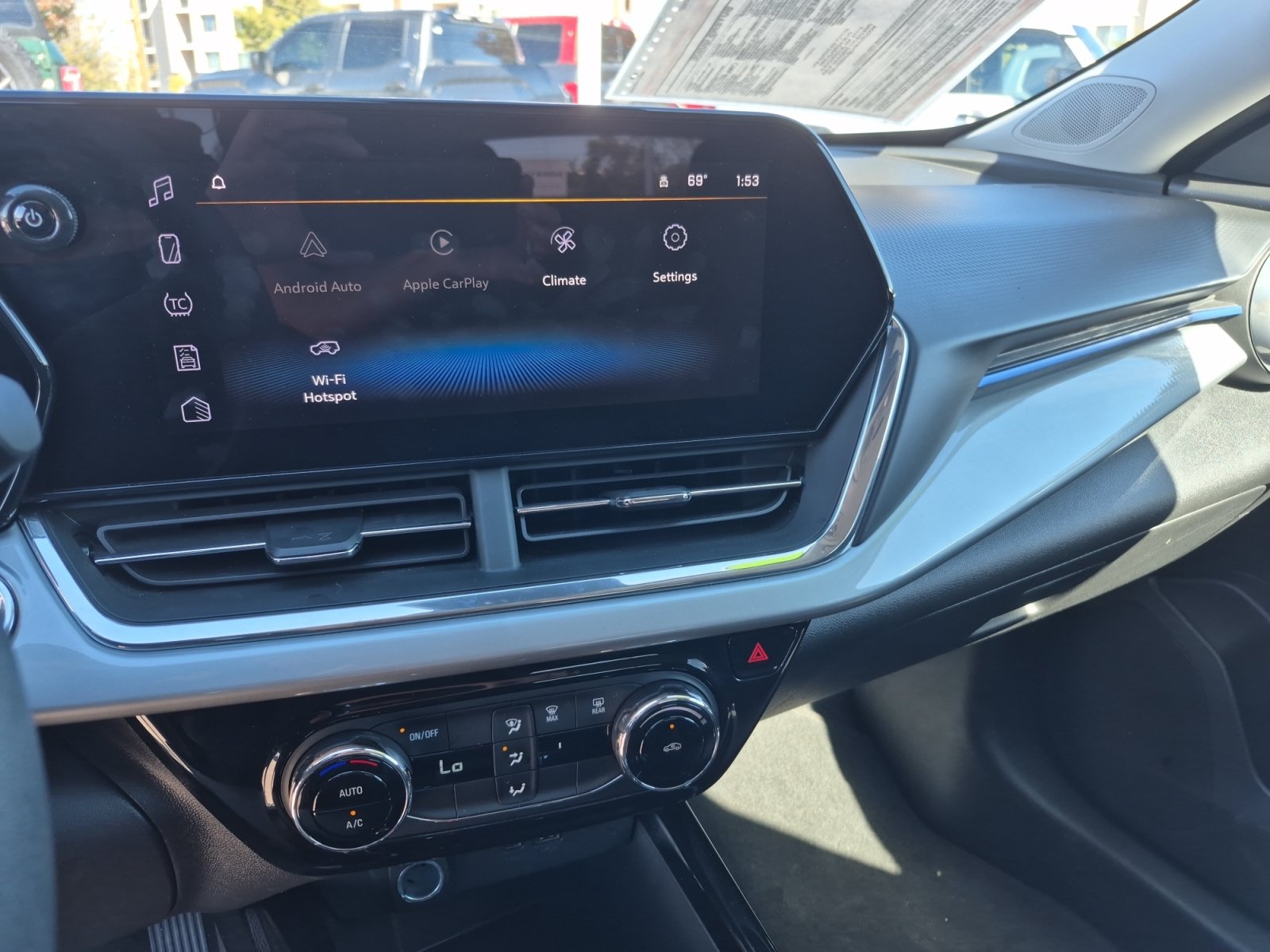 Used 2026 Chevrolet Trax LT FWD image 11