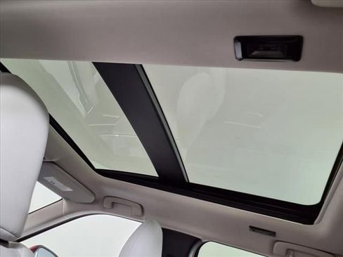 Used 2025 Mitsubishi Outlander SE image 14