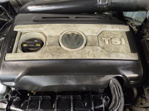 Used 2015 Volkswagen Tiguan SEL AWD/4WD image 30