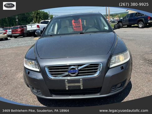 Used 2011 Volvo V50 T5 w/ Preferred Pkg FWD image 6