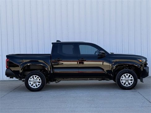 Used 2026 Toyota Tacoma SR image 3