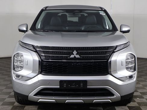 Used 2024 Mitsubishi Outlander SE image 12