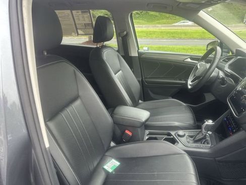 Used 2023 Volkswagen Tiguan SE w/ Panoramic Sunroof Package AWD/4WD image 29