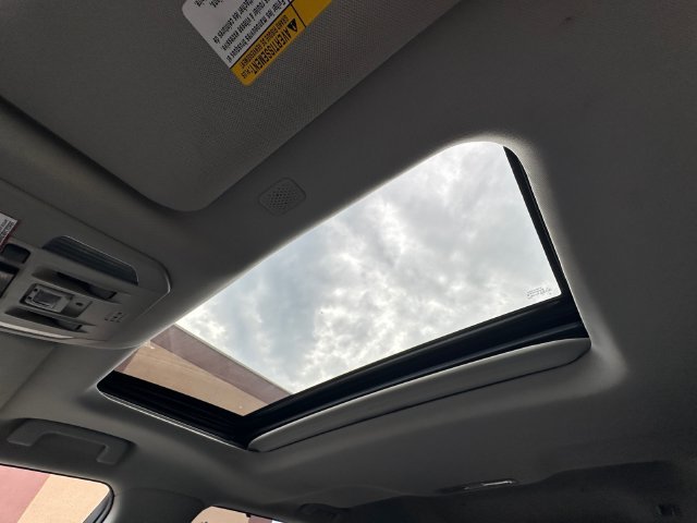 Used 2020 Toyota Highlander XLE FWD image 28
