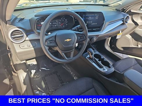 New 2026 Chevrolet Trax LS w/ LS Convenience Package FWD image 15
