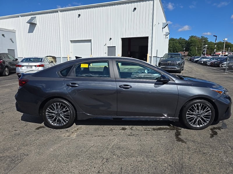 Used 2024 Kia Forte GT-Line FWD image 9