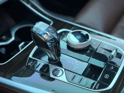 Used 2020 BMW X7 xDrive40i w/ M Sport Package image 26