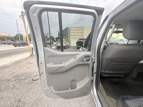 Used 2016 Nissan Frontier SV RWD image 13