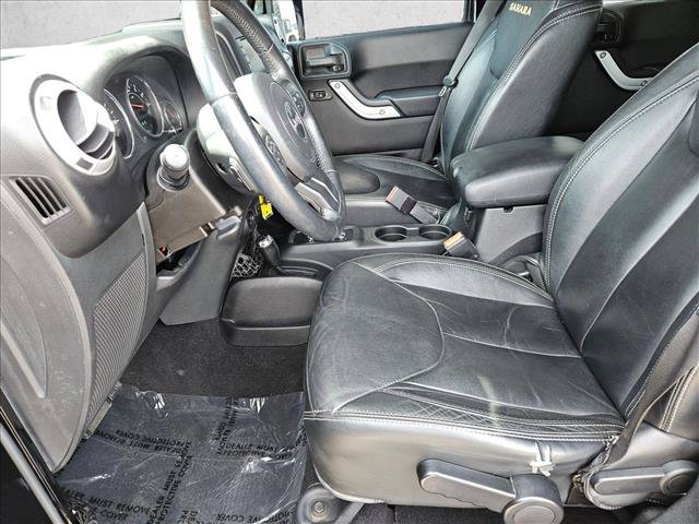 Used 2014 Jeep Wrangler Unlimited Sahara w/ Connectivity Group AWD/4WD image 15